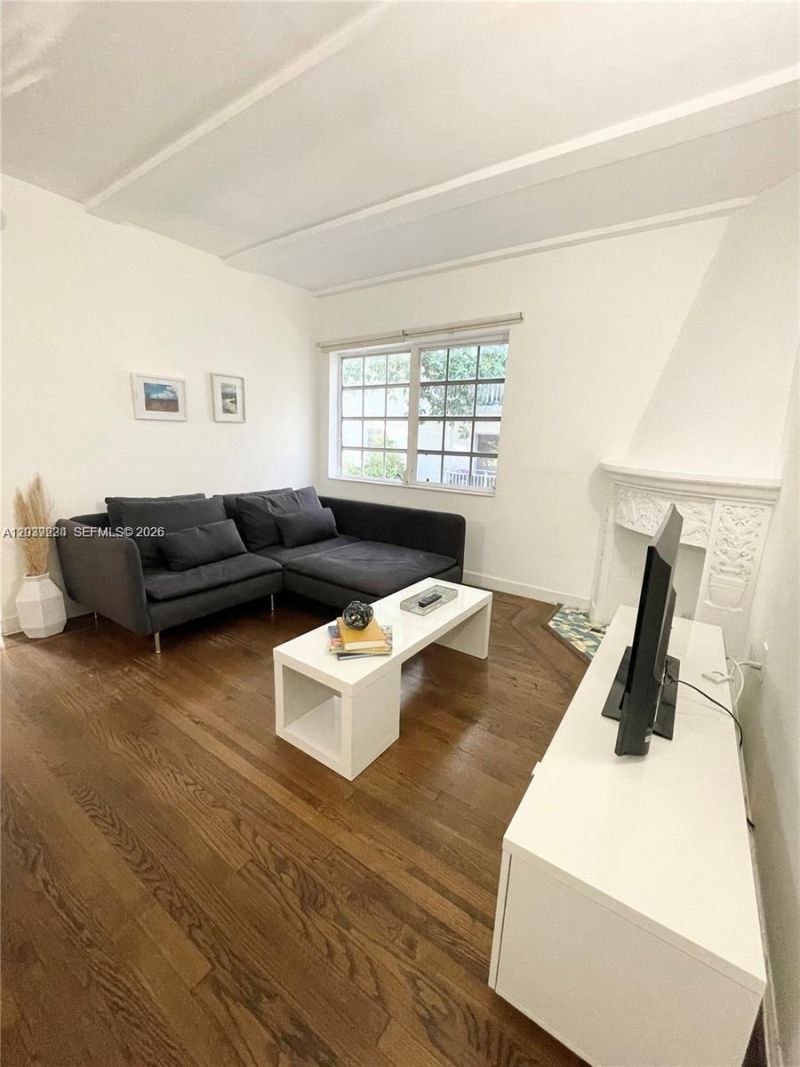 439 15th St, Unit 18, Miami Beach, FL 33139 Photo
