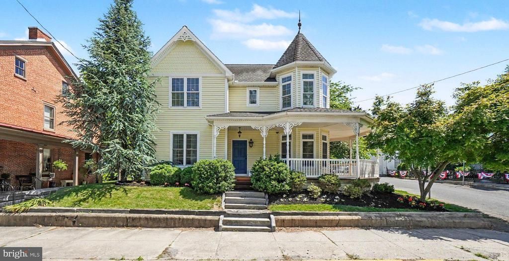 304 E MAIN STREET , ANNVILLE, PA 17003