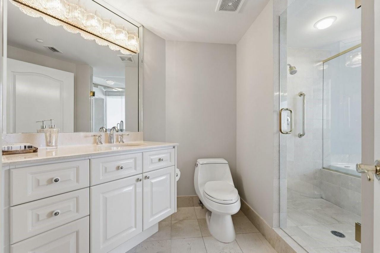3100 N Ocean Boulevard, Unit 2201, Fort Lauderdale, FL 33308 Photo