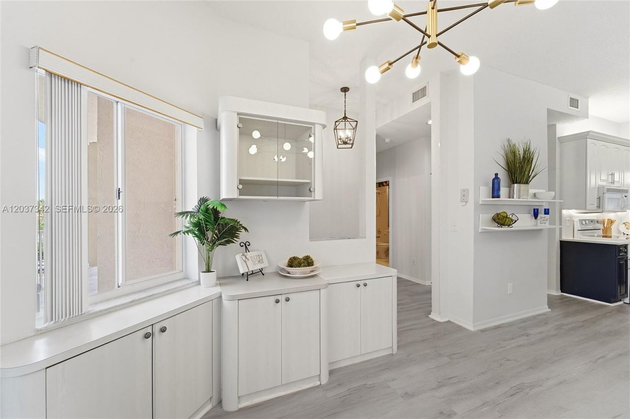 7478 Granville Dr, Unit 406, Tamarac, FL 33321 Photo