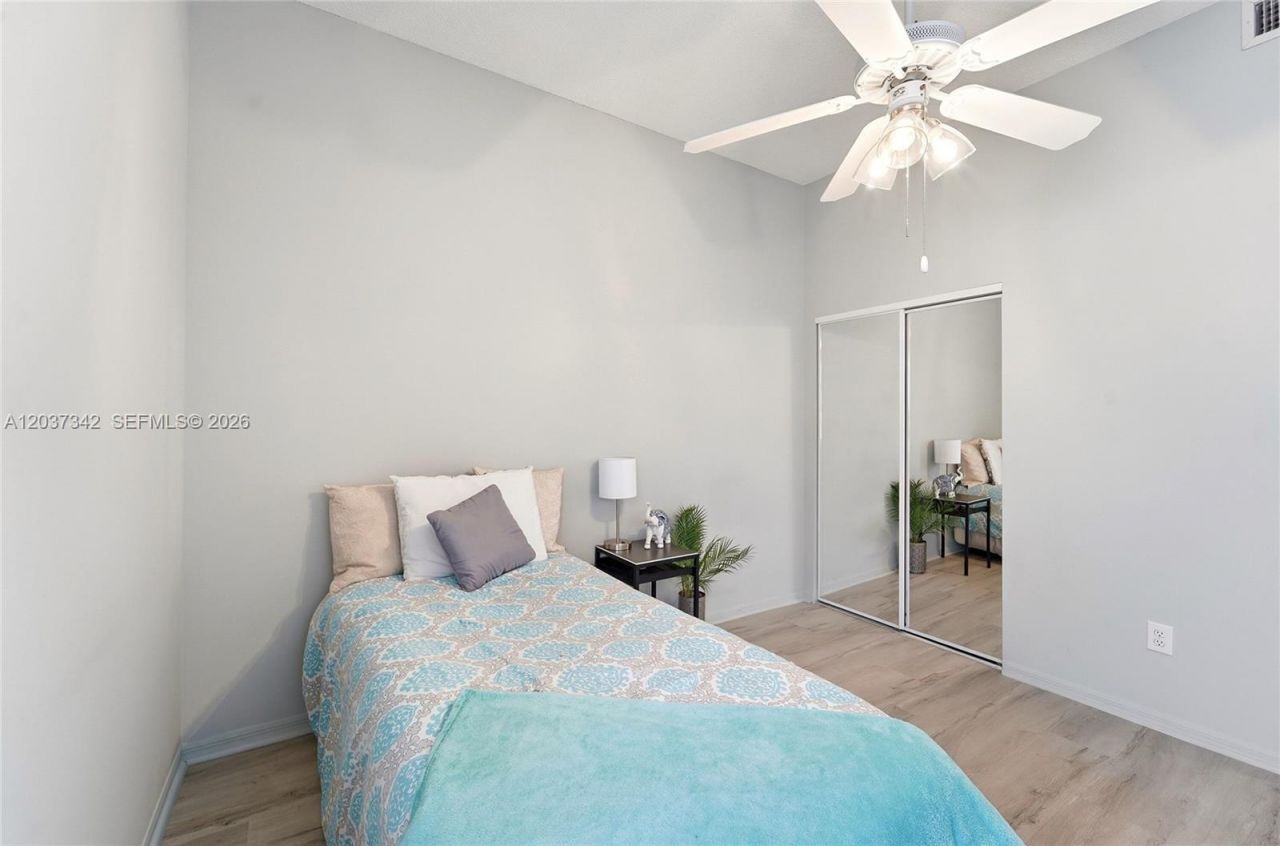 7478 Granville Dr, Unit 406, Tamarac, FL 33321 Photo