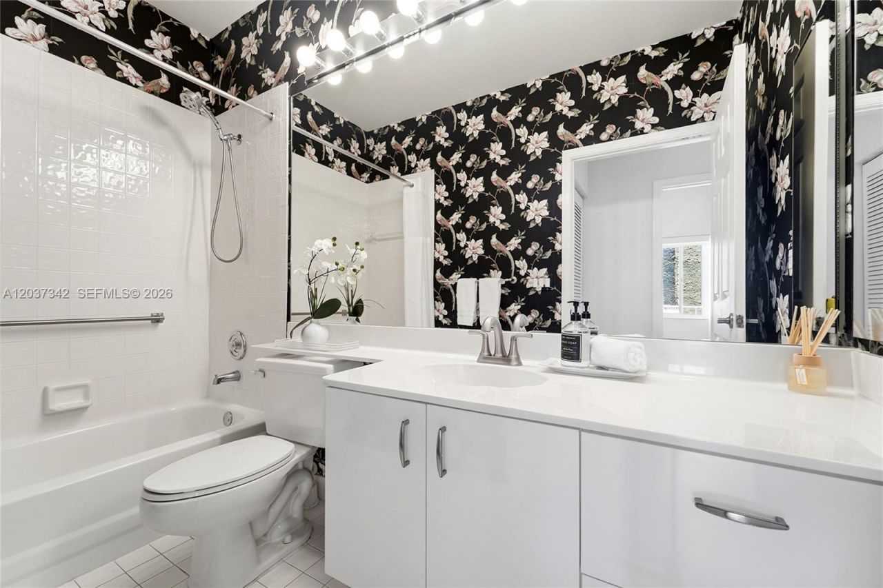 7478 Granville Dr, Unit 406, Tamarac, FL 33321 Photo