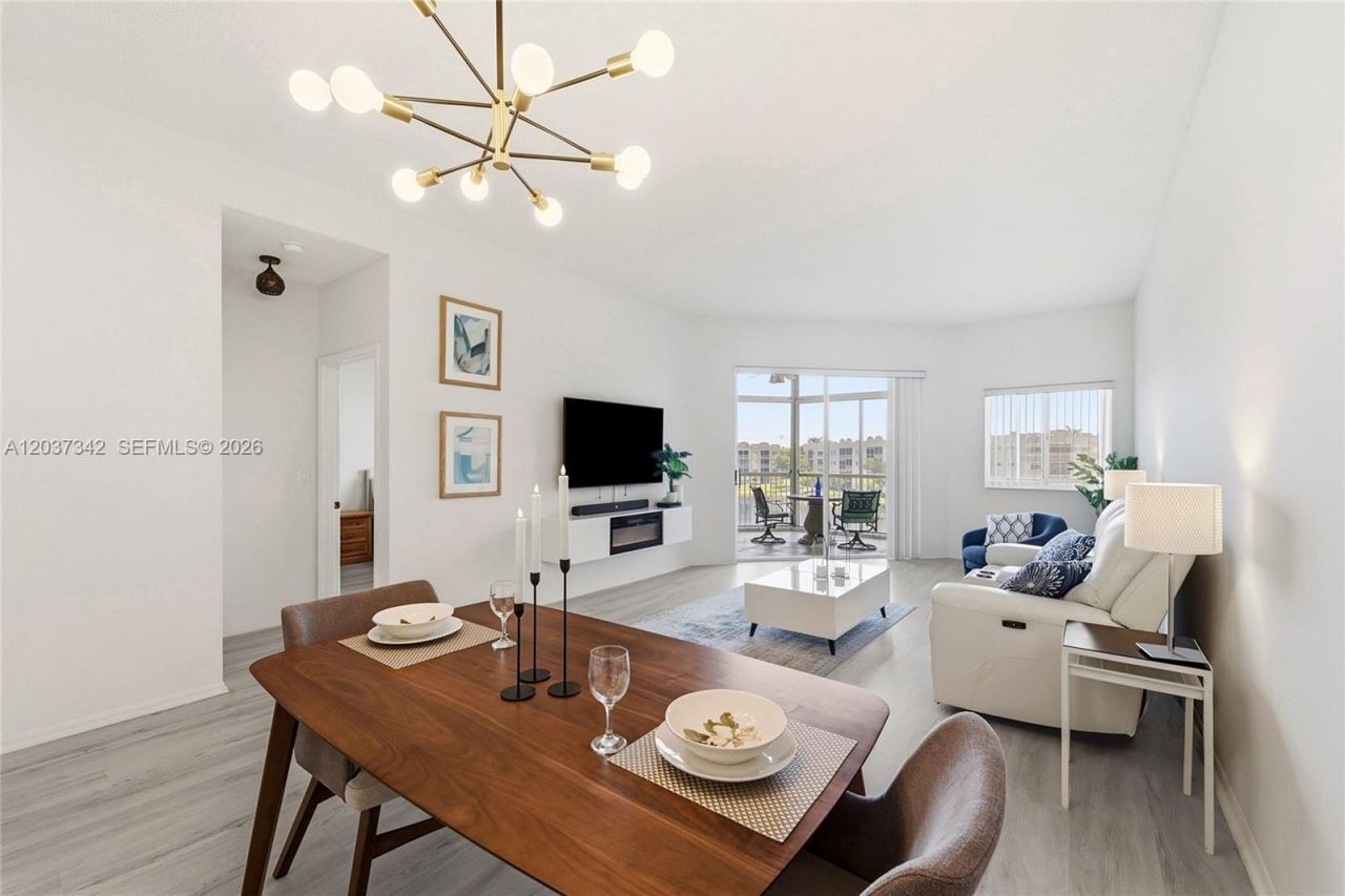 7478 Granville Dr, Unit 406, Tamarac, FL 33321 Photo