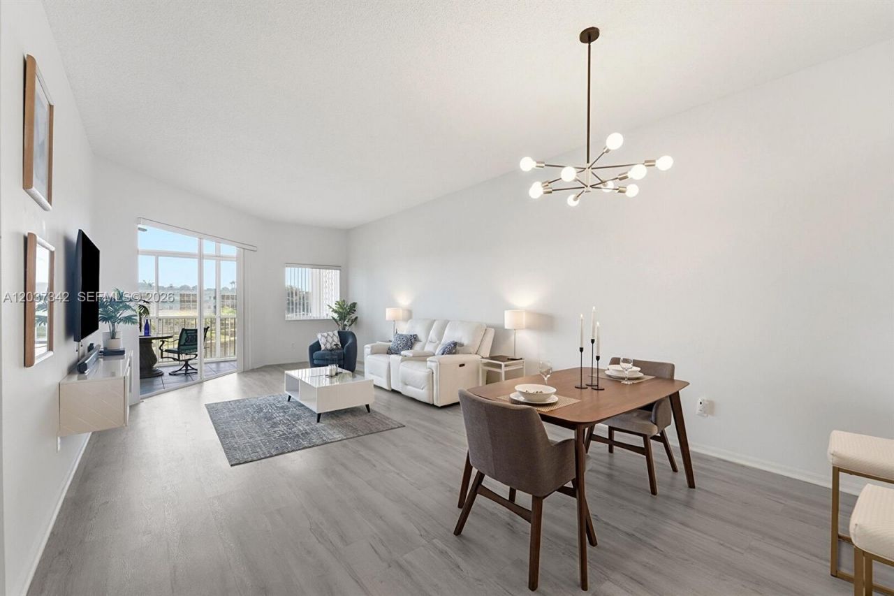 7478 Granville Dr, Unit 406, Tamarac, FL 33321 Photo