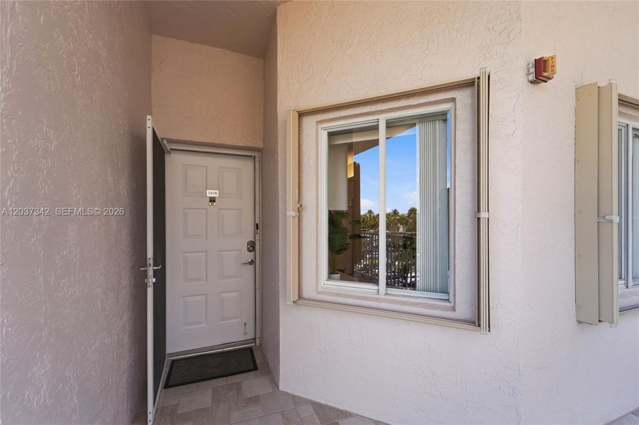 7478 Granville Dr, Unit 406, Tamarac, FL 33321 Photo