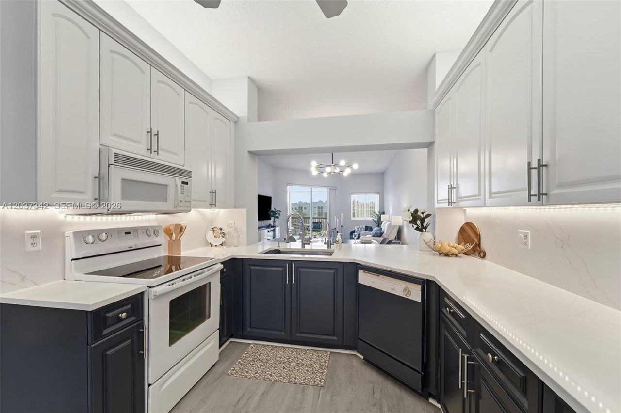 7478 Granville Dr, Unit 406, Tamarac, FL 33321 Photo