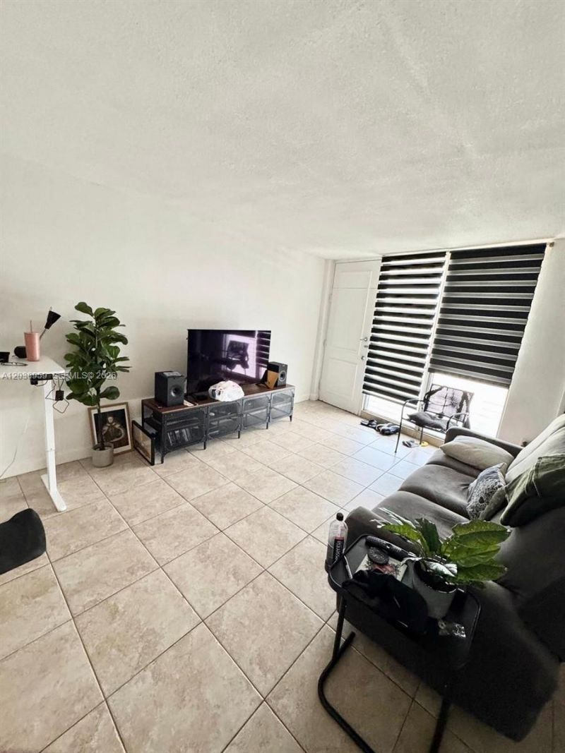 1100 Alton Rd , Unit 5D, Miami Beach, FL 33139 Photo