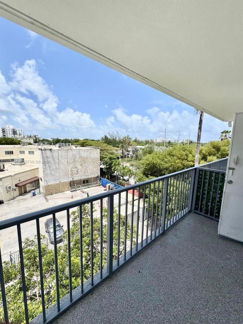 1100 Alton Rd , Unit 5D, Miami Beach, FL 33139 Photo