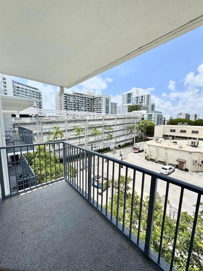 1100 Alton Rd , Unit 5D, Miami Beach, FL 33139 Photo