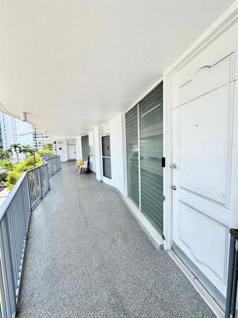 1100 Alton Rd , Unit 5D, Miami Beach, FL 33139 Photo