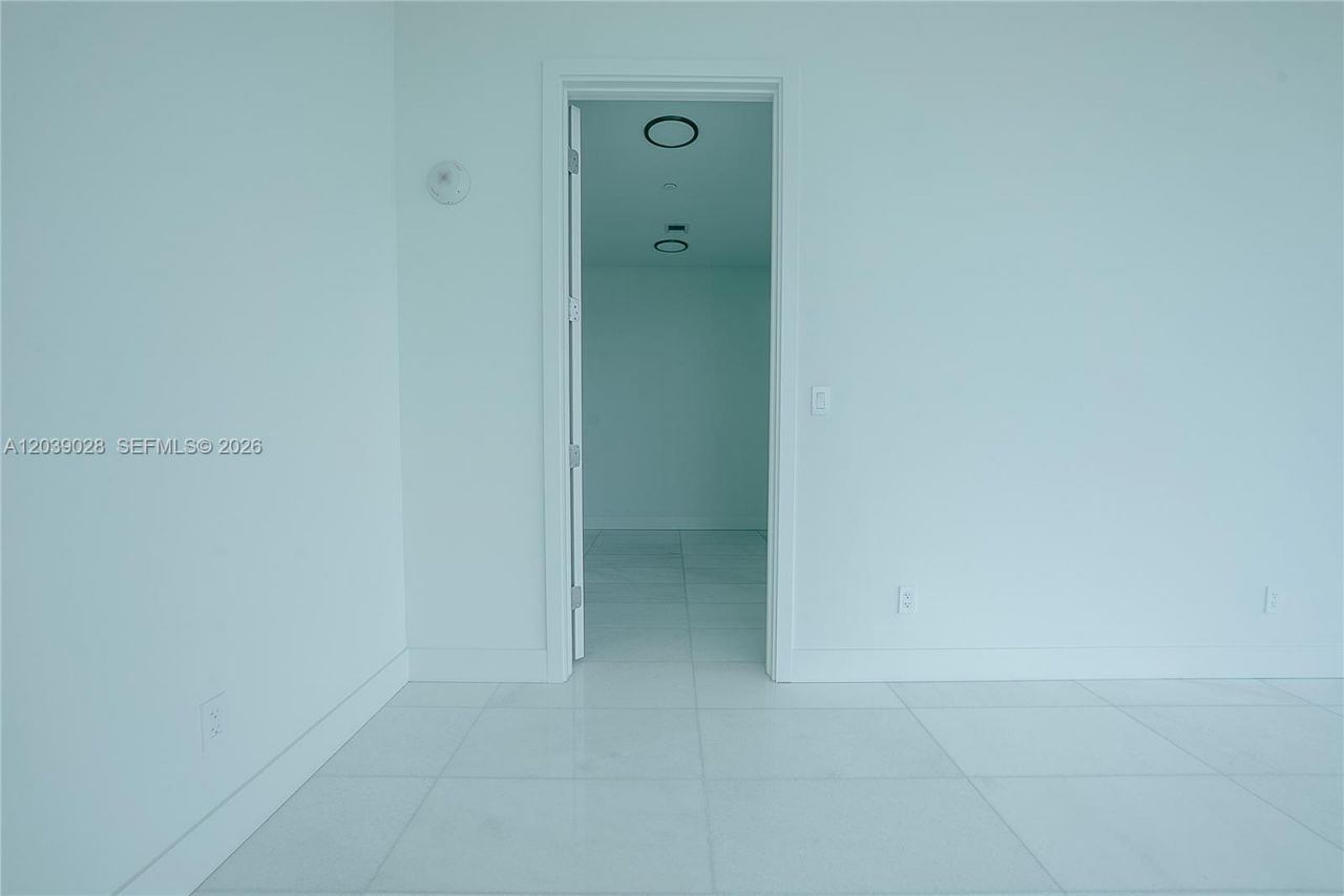 175 SE 25th Rd , Unit 2704, Miami, FL 33129 Photo