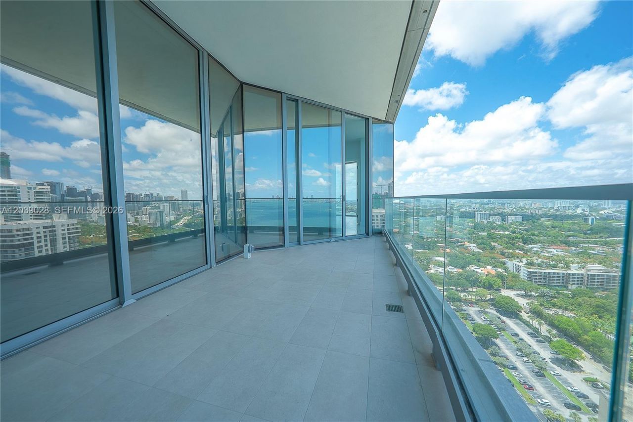 175 SE 25th Rd , Unit 2704, Miami, FL 33129 Photo