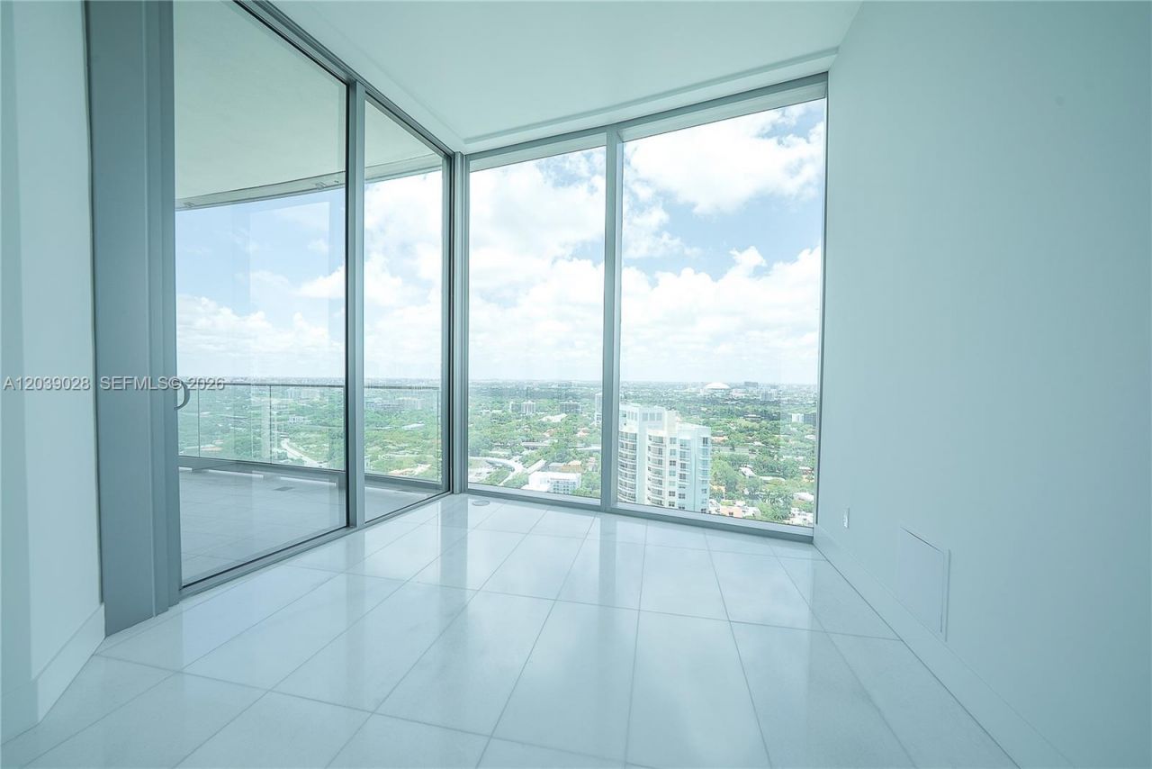 175 SE 25th Rd , Unit 2704, Miami, FL 33129 Photo