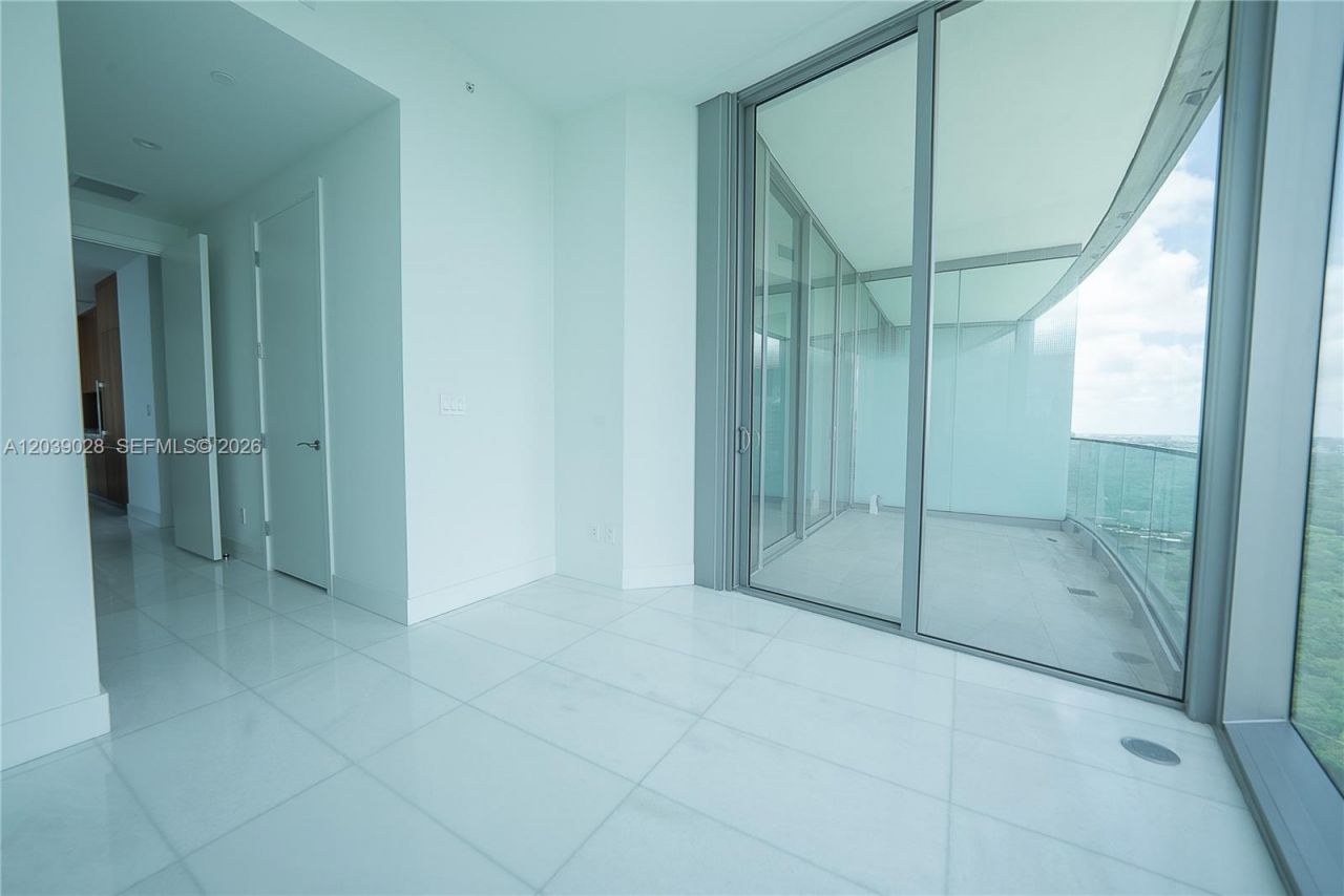 175 SE 25th Rd , Unit 2704, Miami, FL 33129 Photo
