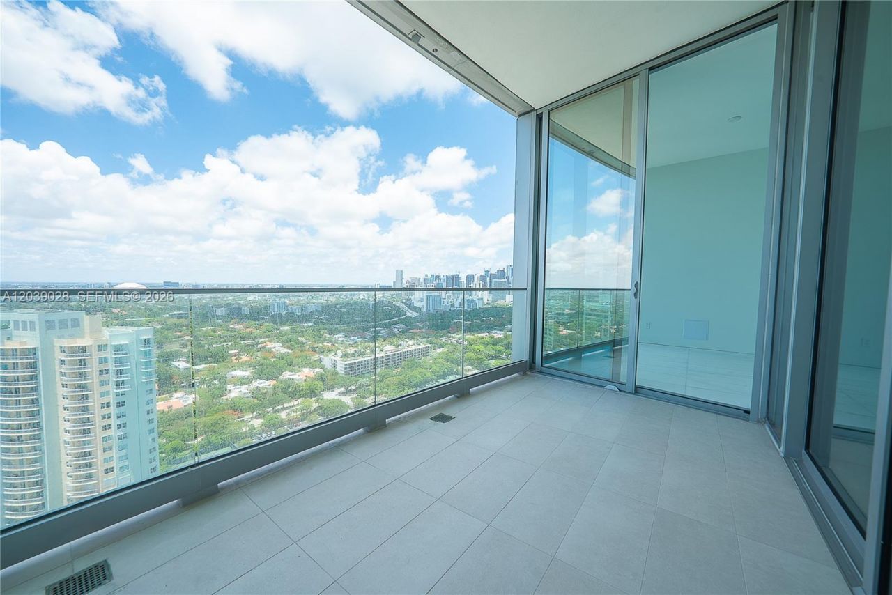 175 SE 25th Rd , Unit 2704, Miami, FL 33129 Photo