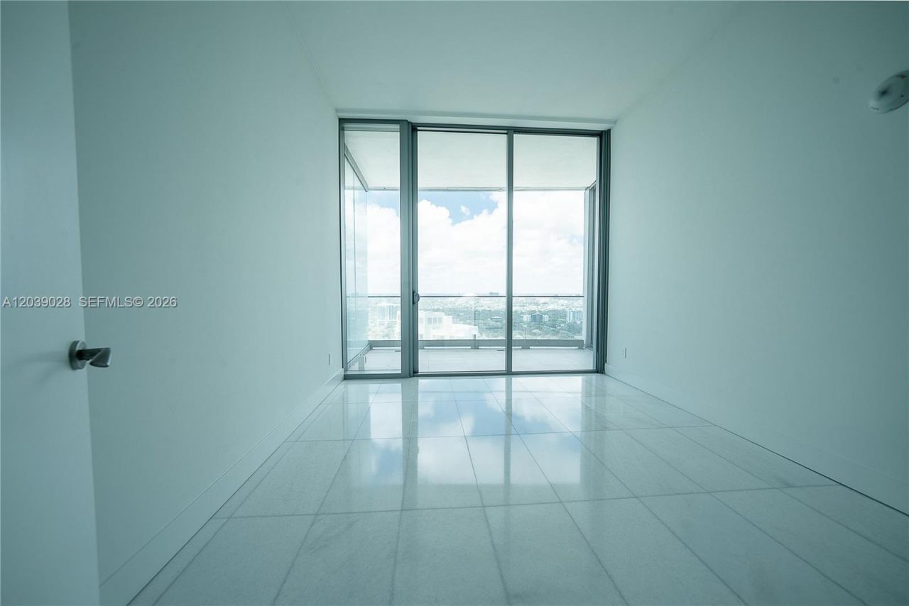 175 SE 25th Rd , Unit 2704, Miami, FL 33129 Photo