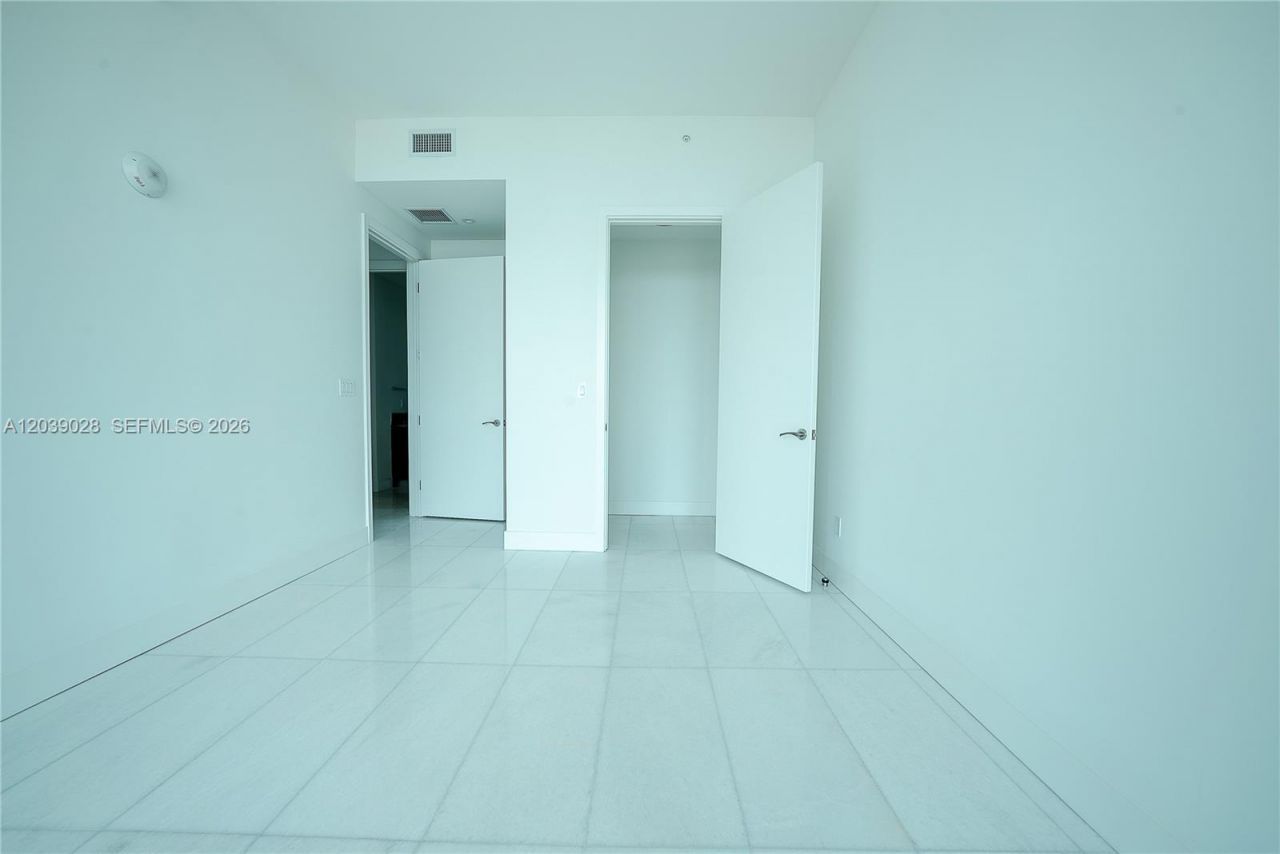 175 SE 25th Rd , Unit 2704, Miami, FL 33129 Photo