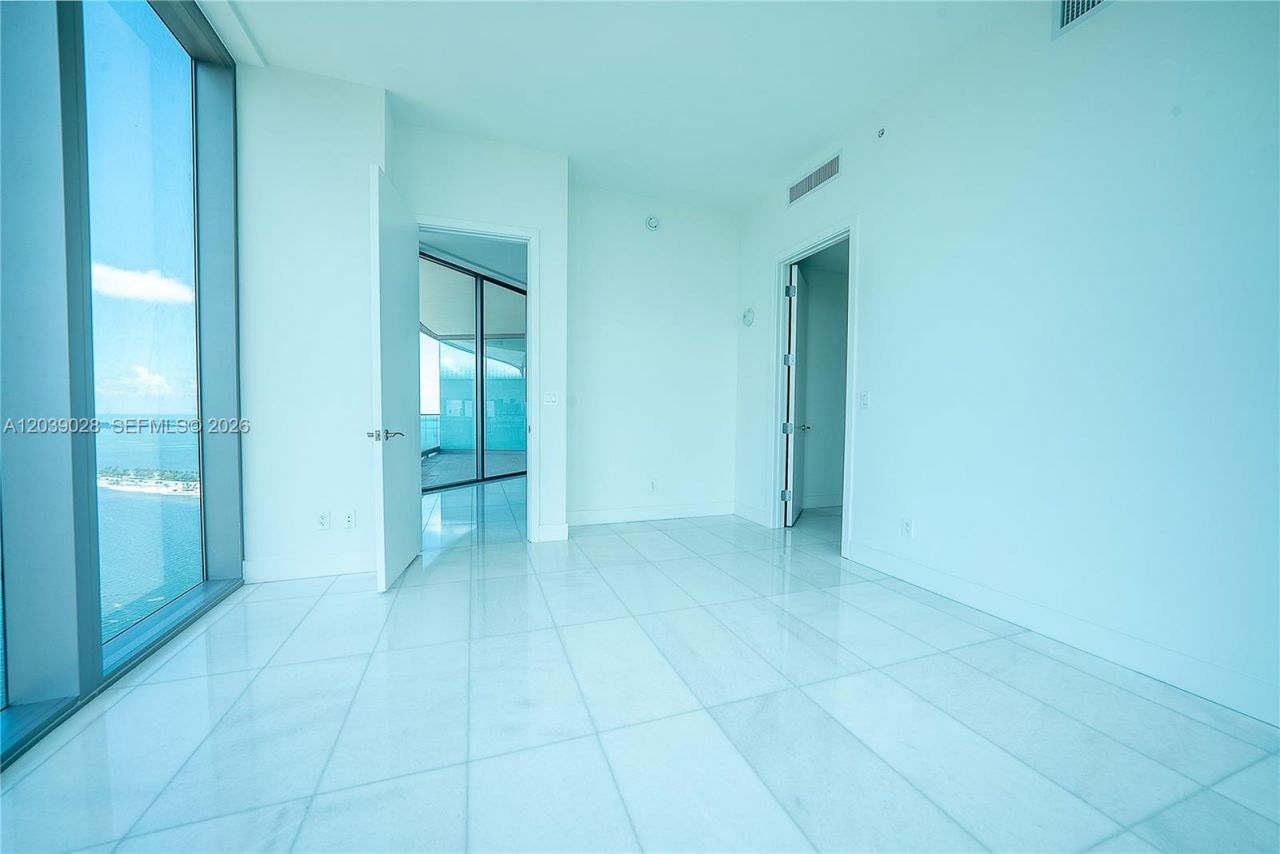 175 SE 25th Rd , Unit 2704, Miami, FL 33129 Photo