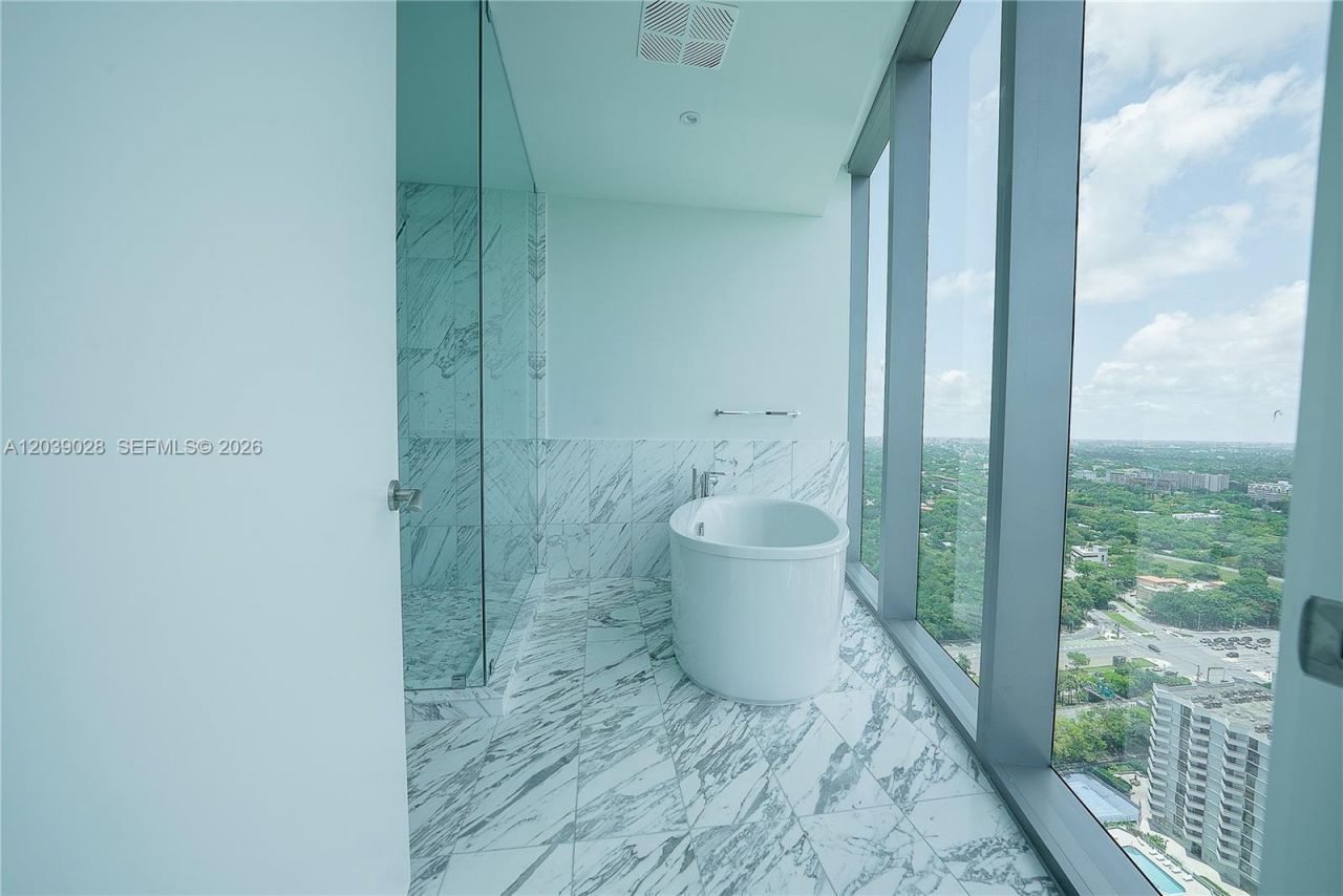 175 SE 25th Rd , Unit 2704, Miami, FL 33129 Photo