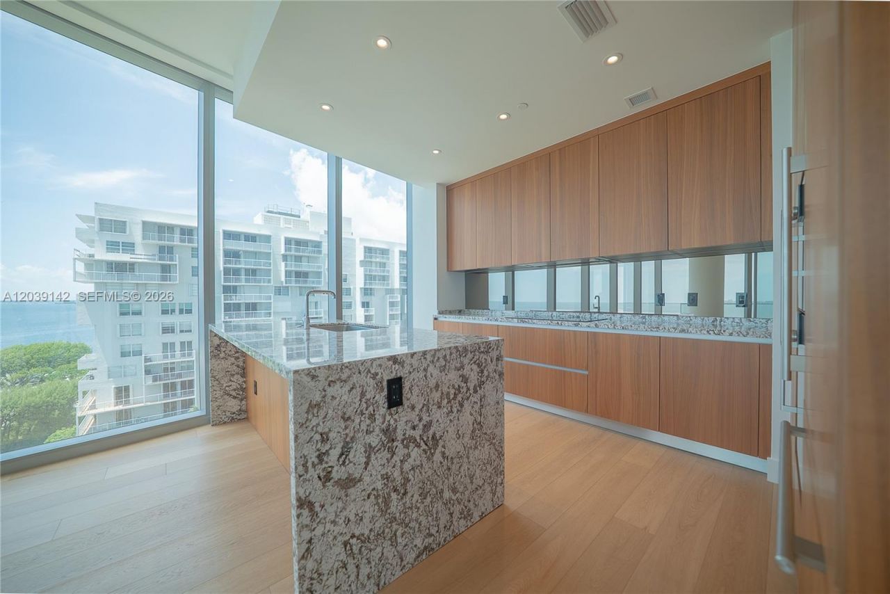175 SE 25th Rd , Unit 702, Miami, FL 33129 Photo