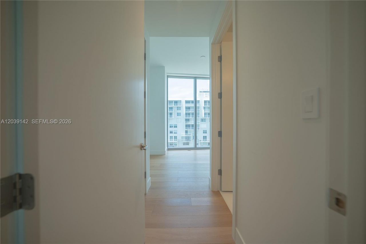 175 SE 25th Rd , Unit 702, Miami, FL 33129 Photo