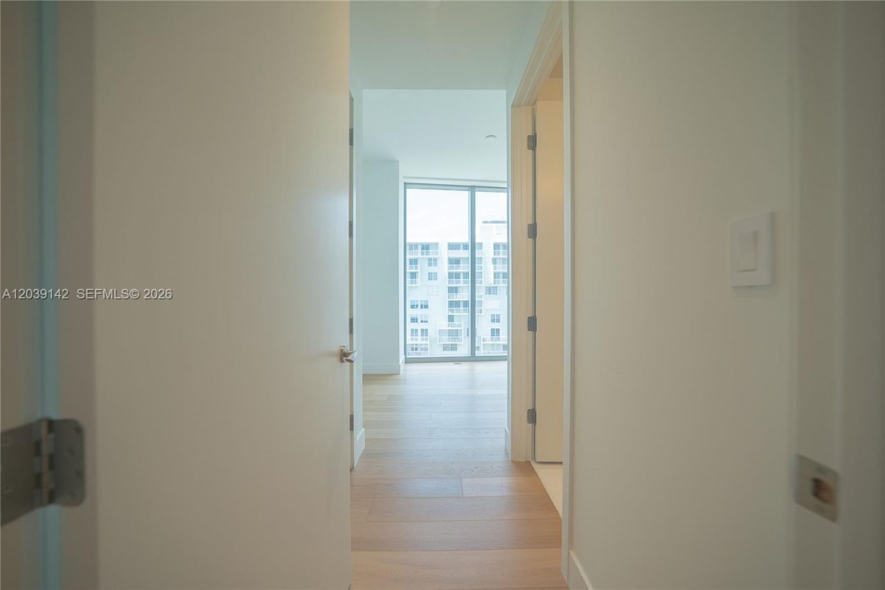 175 SE 25th Rd , Unit 702, Miami, FL 33129 Photo