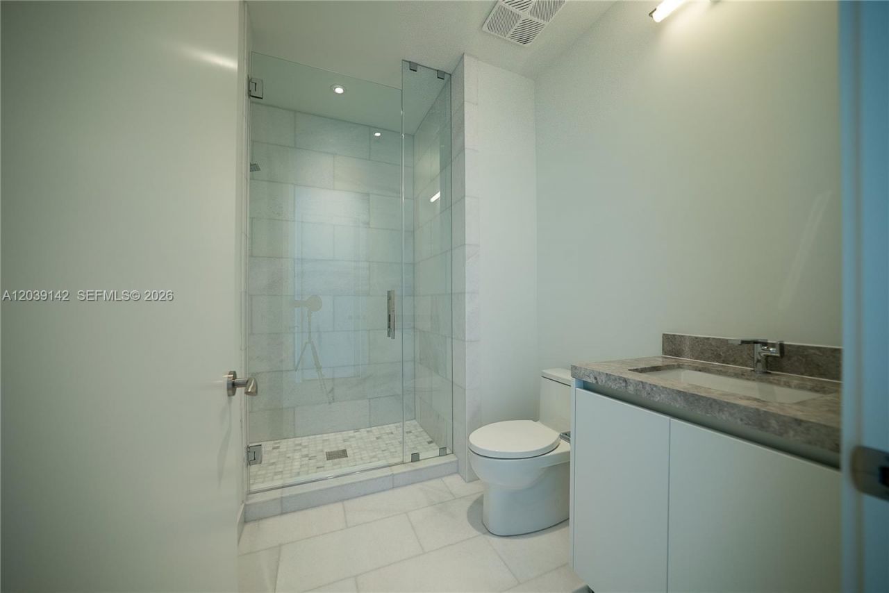 175 SE 25th Rd , Unit 702, Miami, FL 33129 Photo