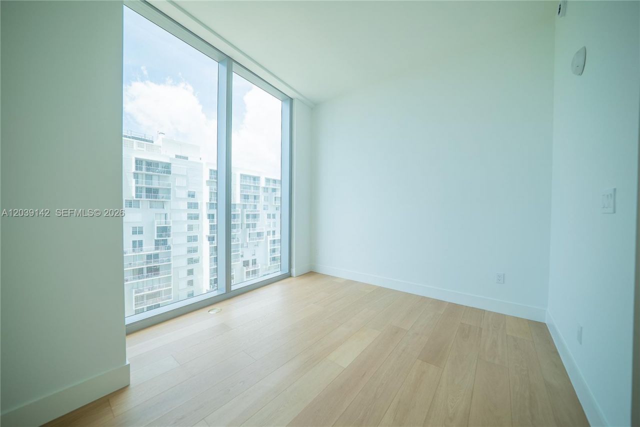175 SE 25th Rd , Unit 702, Miami, FL 33129 Photo