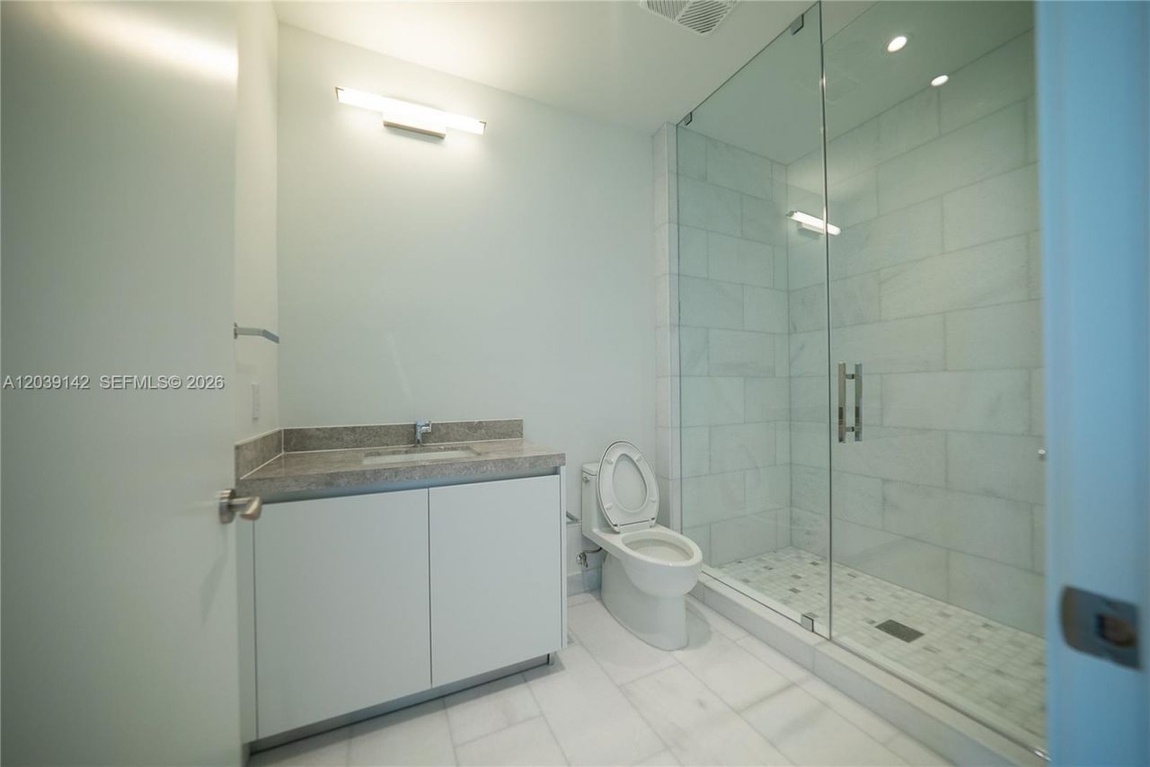 175 SE 25th Rd , Unit 702, Miami, FL 33129 Photo