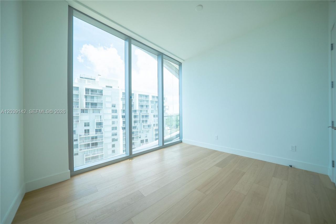 175 SE 25th Rd , Unit 702, Miami, FL 33129 Photo