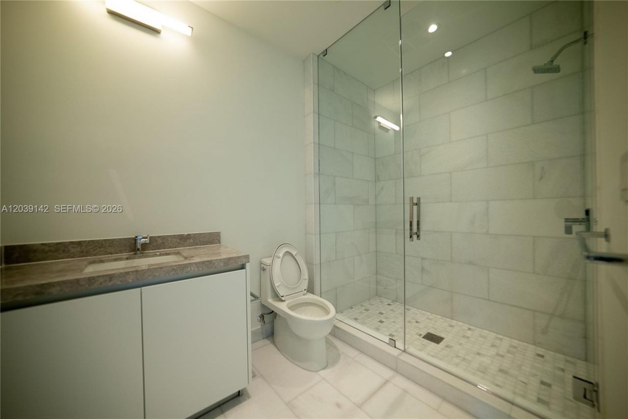 175 SE 25th Rd , Unit 702, Miami, FL 33129 Photo