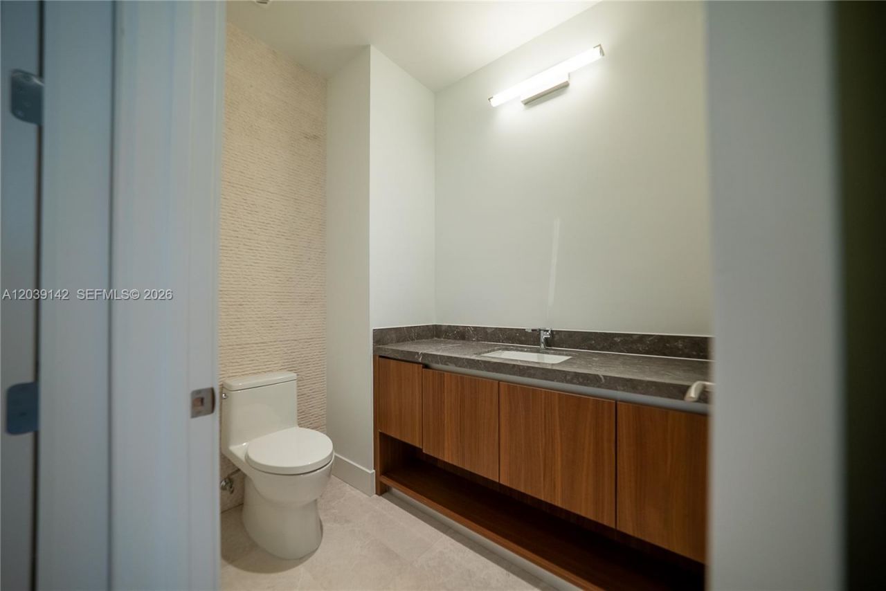 175 SE 25th Rd , Unit 702, Miami, FL 33129 Photo