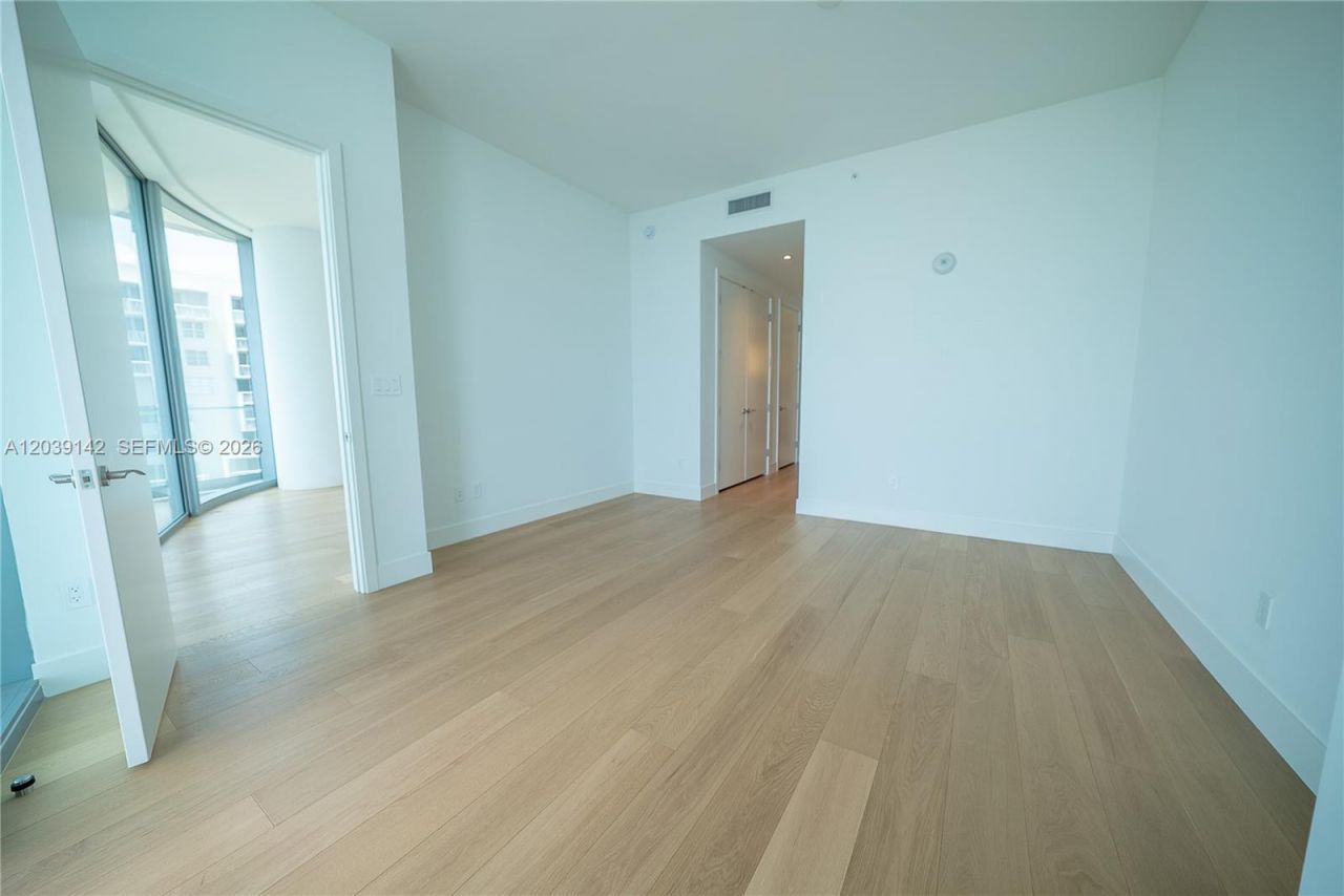 175 SE 25th Rd , Unit 702, Miami, FL 33129 Photo