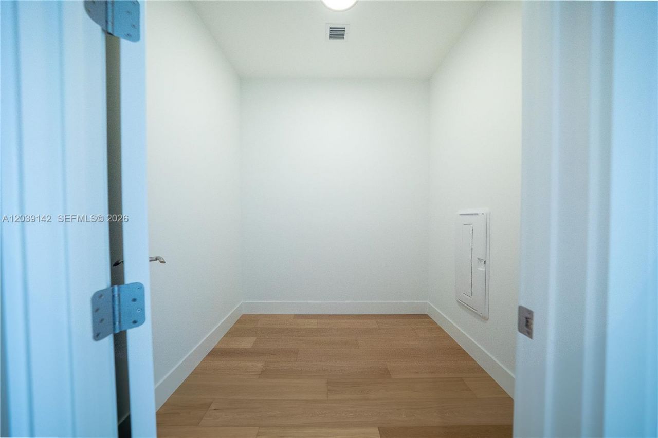 175 SE 25th Rd , Unit 702, Miami, FL 33129 Photo
