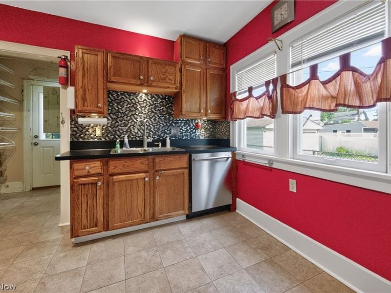 2223 Carabel Avenue , Lakewood, OH 44107 Photo 8