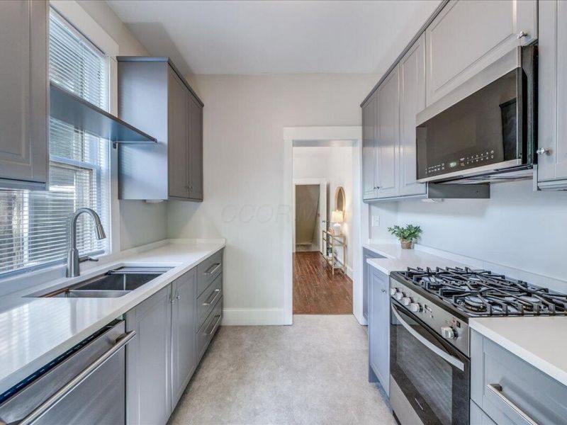 992 Delaware Avenue, Columbus, OH 43201 Photo 12