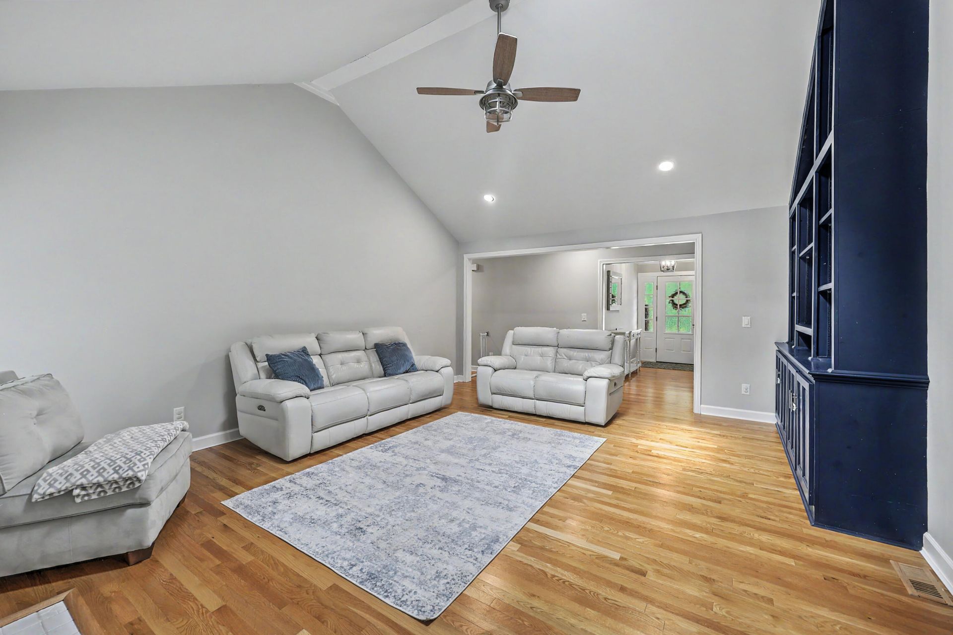 818 Law Lane Photo 14