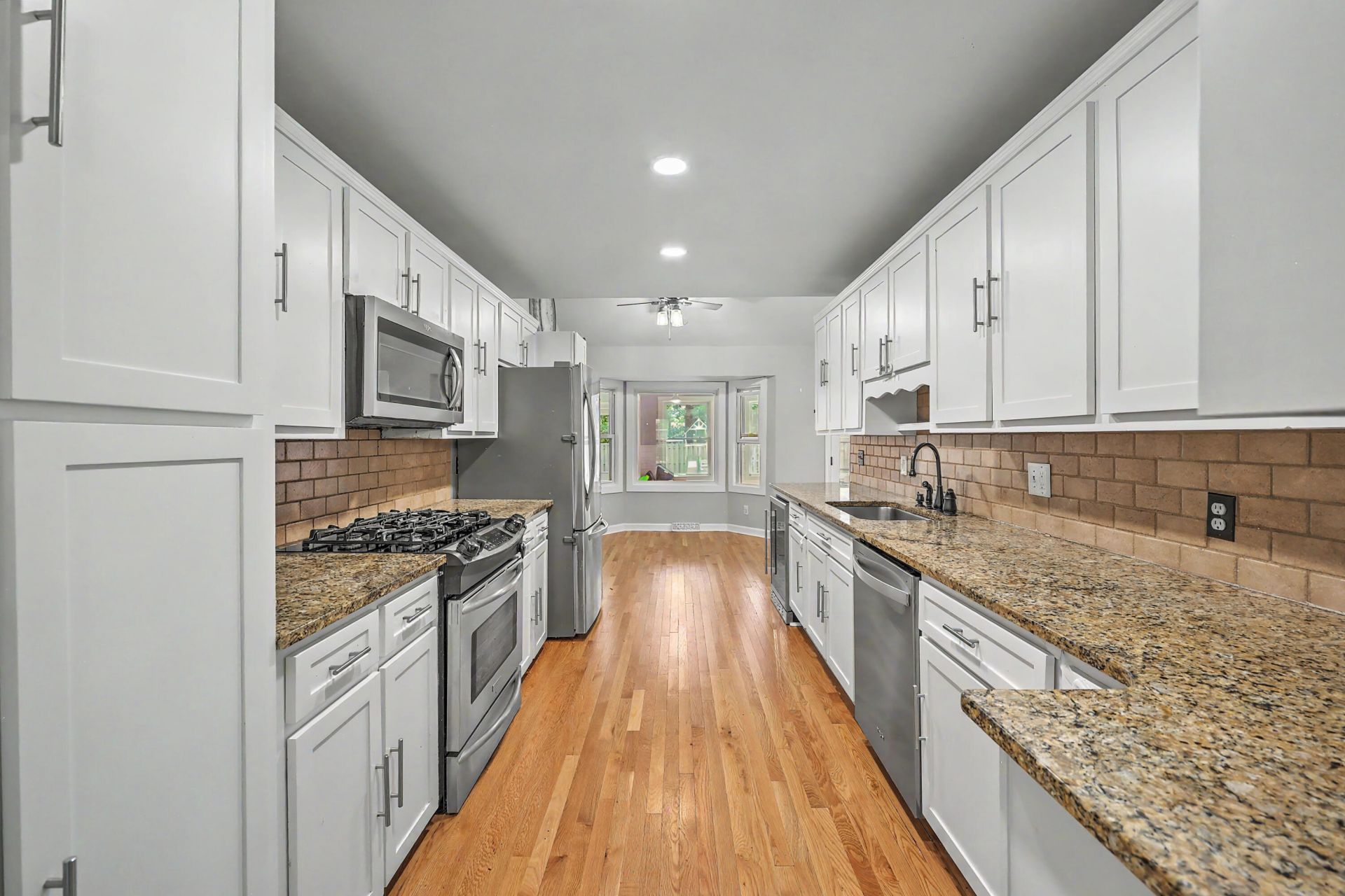 818 Law Lane Photo 17