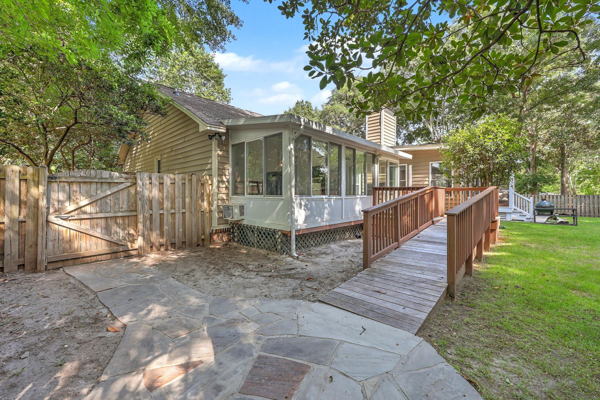 818 Law Lane Photo 50
