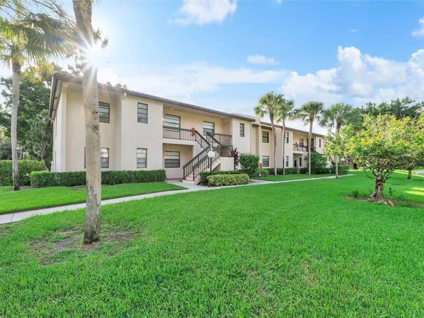 21542 Juego Circle, Unit 27h, Boca Raton, FL 33433