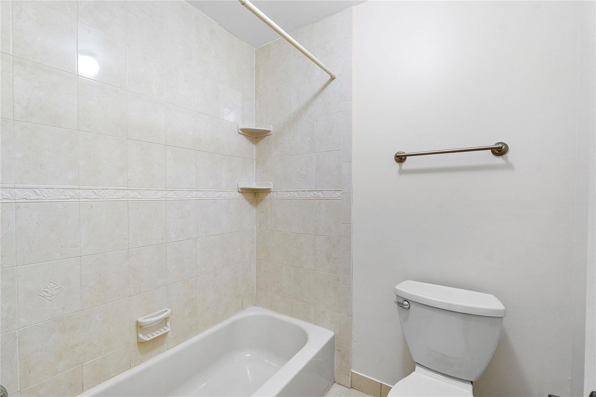 21542 Juego Circle, Unit 27h, Boca Raton, FL 33433 Photo