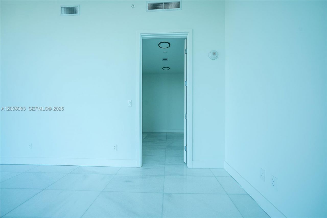 175 SE 25th Rd , Unit 2703, Miami, FL 33129 Photo