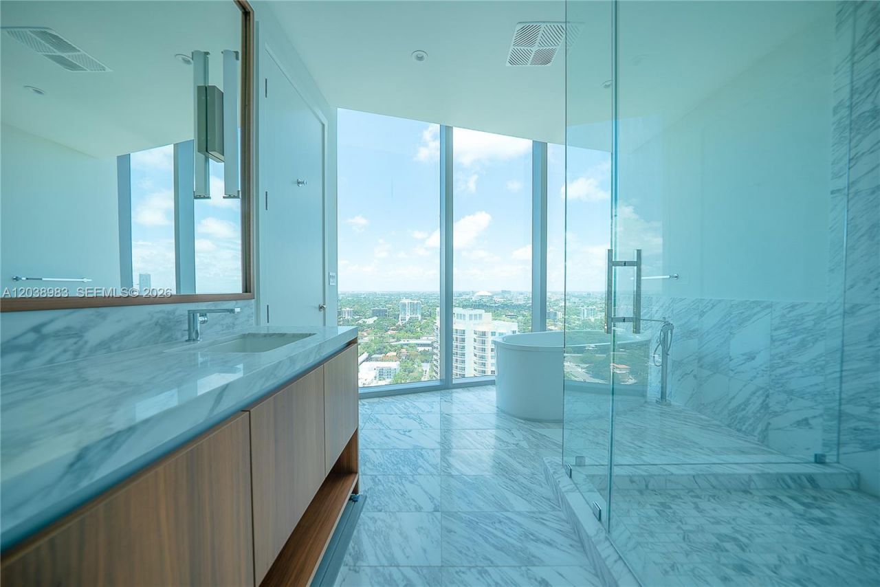 175 SE 25th Rd , Unit 2703, Miami, FL 33129 Photo