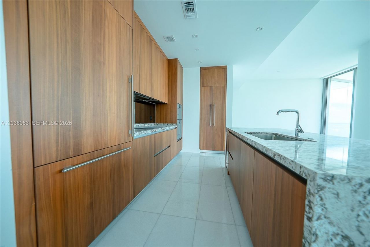 175 SE 25th Rd , Unit 2703, Miami, FL 33129 Photo