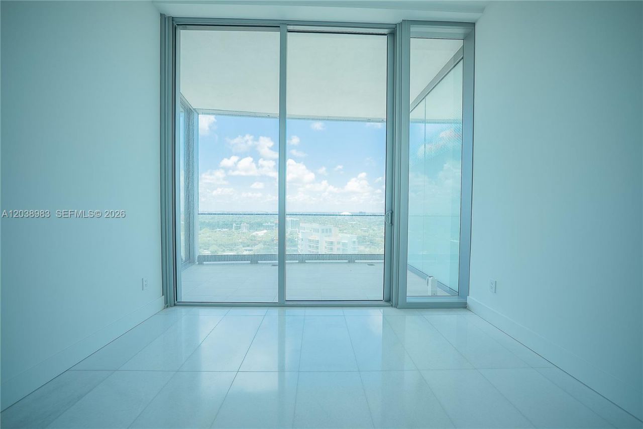 175 SE 25th Rd , Unit 2703, Miami, FL 33129 Photo