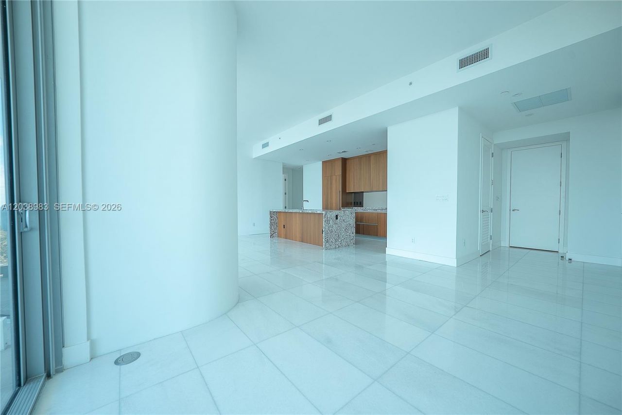 175 SE 25th Rd , Unit 2703, Miami, FL 33129 Photo