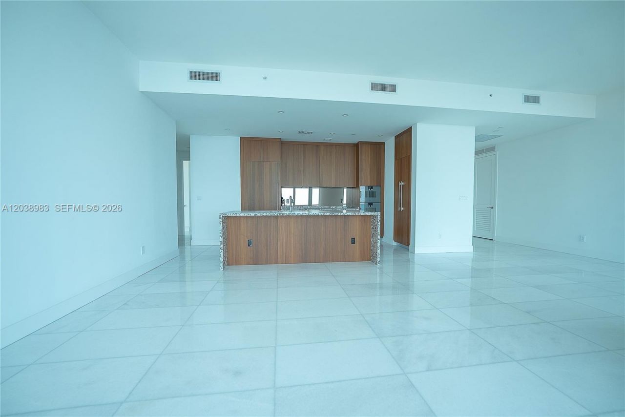 175 SE 25th Rd , Unit 2703, Miami, FL 33129 Photo
