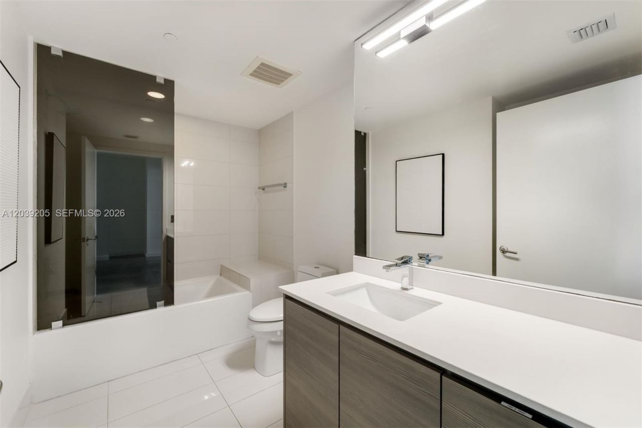460 NE 28th St , Unit 805, Miami, FL 33137 Photo