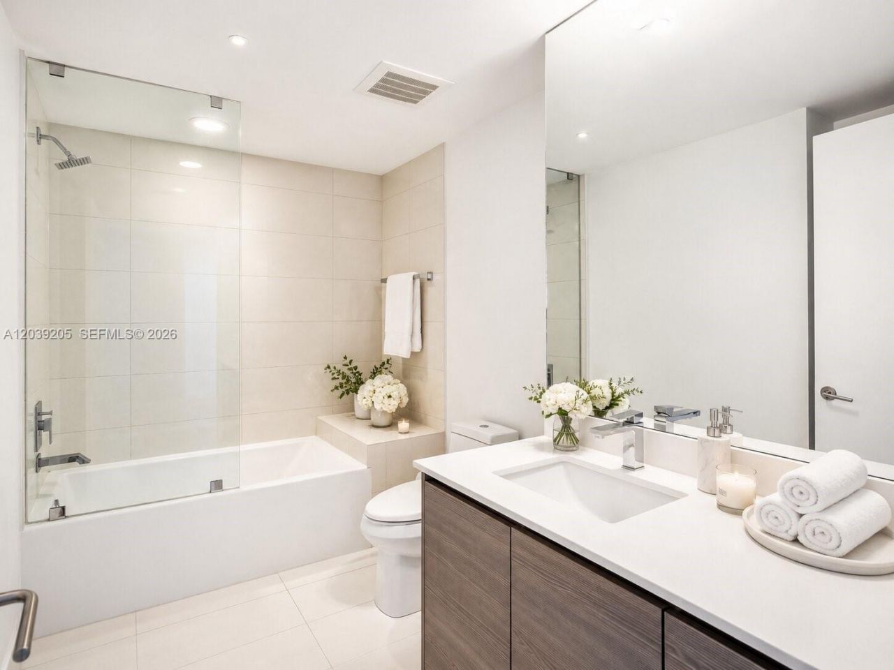 460 NE 28th St , Unit 805, Miami, FL 33137 Photo