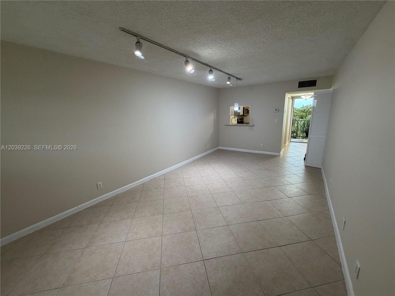 220 SW 9th Ave, Unit 402, Hallandale Beach, FL 33009 Photo